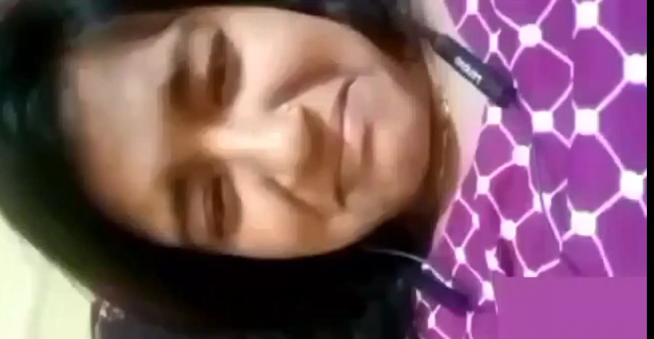 ভিডিও কল ভাইরাল লিংক | দেখুন বয়ফ্রেন্ডের সাথে রোমান্সের ফুল ক্লিপ